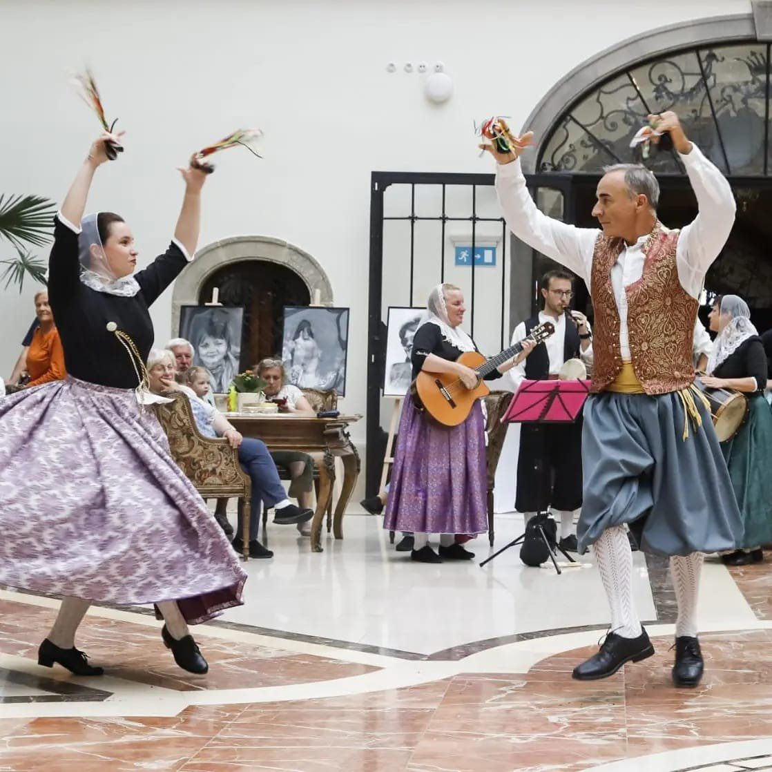 Traditional mallorcan dance workshop: Ball de bot