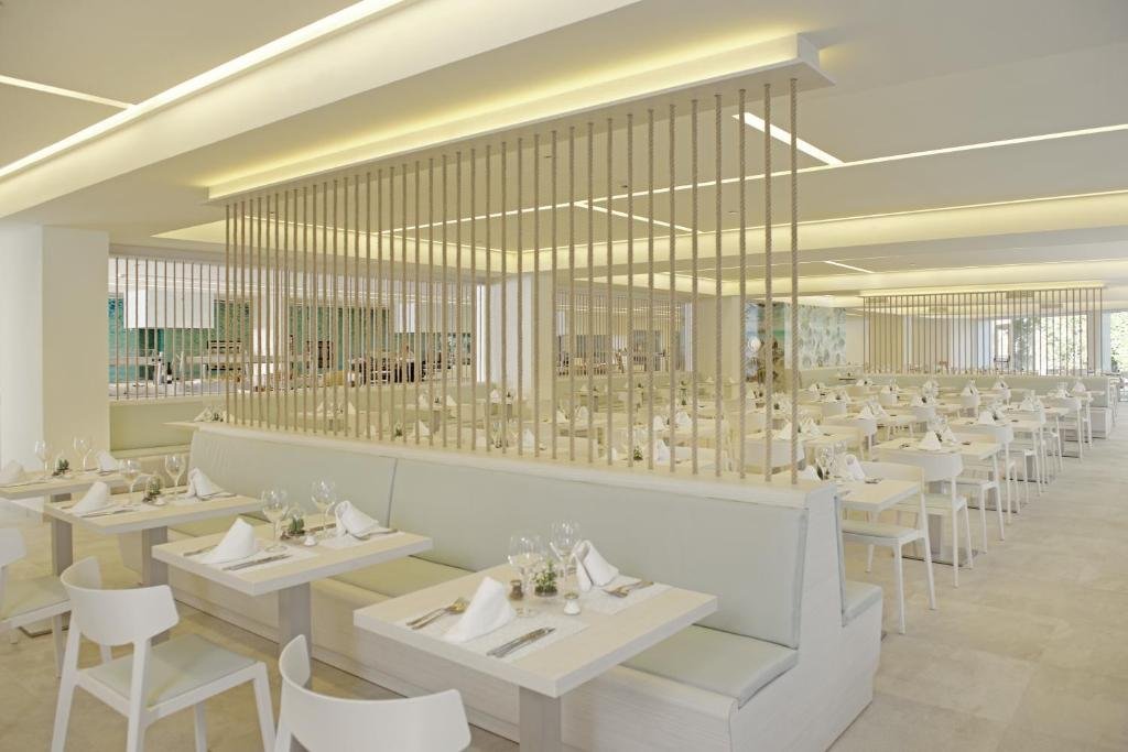 Iberostar Waves48778568